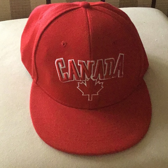 Red Canada Cap - Picture 1 of 5